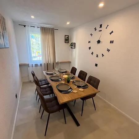 - Liebevolles Heim Li-apartments